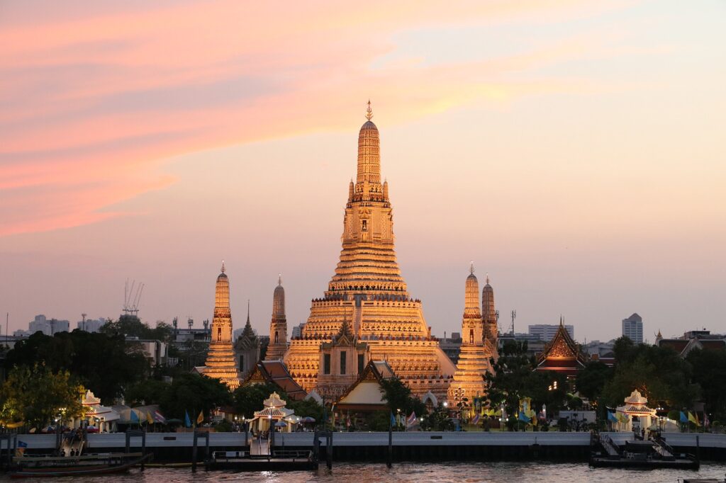 Bangkok skyline at sunset, perfect connected travel with Thailand travel SIM