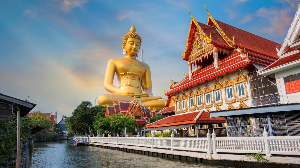 thailand travel esim helping tourists stay connected while exploring Bangkok Phuket and Krabi in 2026